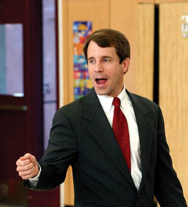Dave Jones speaking 84.jpg